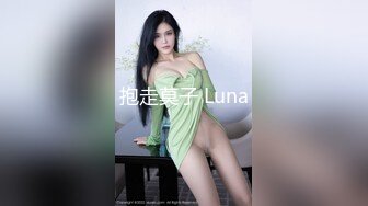 【新片速遞】 ✨【父女乱伦】离婚爸爸带女儿家里户外车里各个地方操白虎屄，坐着站着抱女儿疯狂输出