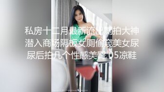 闺蜜双飞，闺蜜怕吵醒女友，其实女友在自慰