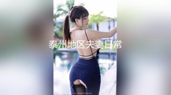 【新片速遞】【短发清纯系美女3P双男】全身纹身小哥，前面插嘴后面舔逼，按双腿抽插无套内射，中场休息再来一炮，扶屁股后入爆插