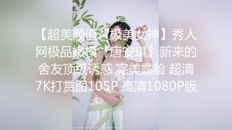 时尚修身牛仔裤小姐姐展示自己的瑜伽功底，大长腿一字马