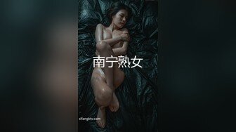 后开叉裙极品美少妇