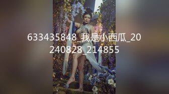 人妖大战两真女，姨妈来了都不放过，两女第一次尝试人妖，好淫荡啊这场面！