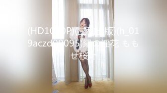 叫上女友再叫一个妹子玩双飞一起洗澡舔弄镜头前扣逼