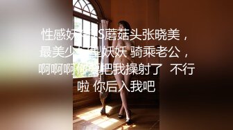  酒店偷拍骚女开房接客，洗完澡直接开操，主动骑乘位抽插，张开双腿操，表情一脸享受