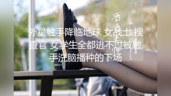 防火防盗防闺蜜 闺蜜假装打电话偷拍漂亮的美女尿尿